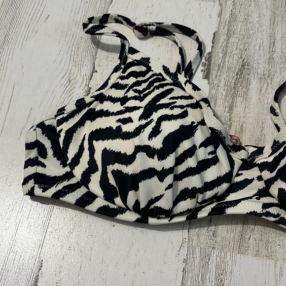 Shade & Shore Bikini Top Side 34 B.    NWT - Picture 2 of 9